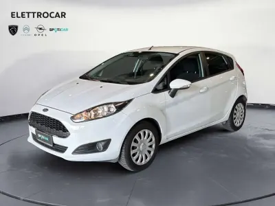 Usata Ford Fiesta 75 CV (55 kW) 2017 Bianco Utilitaria