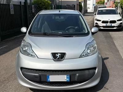 Gebraucht Peugeot 107 68 PS (50 kW) 2006 Grau Kleinwagen