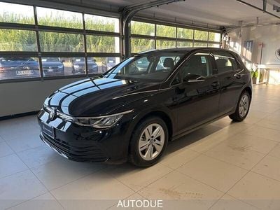 Usata VW Golf VIII Life 116 CV (85 kW) 2024 Grigio Berlina
