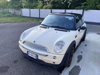 Usado Mini Cooper 116 HP (85 kW) 2003 Bege Citadino