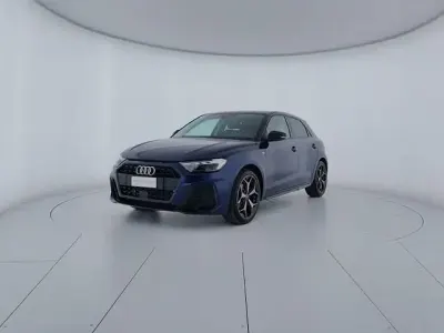 Nuova Audi A1 Sportback Ambiente 116 CV (85 kW) 2025 Blu navarra metallizzato Utilitaria