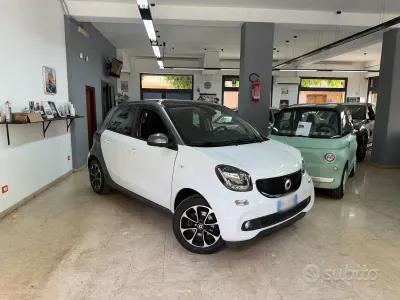 Usata Smart ForFour Passion 71 CV (52 kW) 2016 Bianco Utilitaria