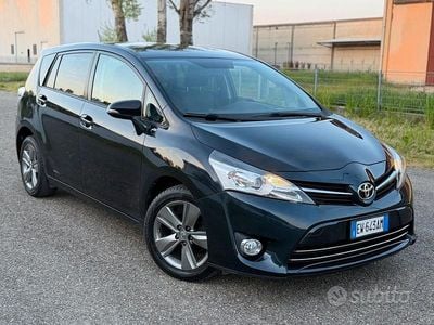 Usata Toyota Verso Luxury 112 CV (82 kW) 2014 Nero Monovolume