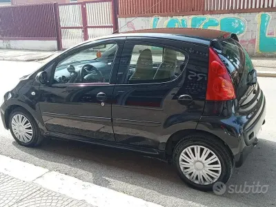Usata Peugeot 107 68 CV (50 kW) 2010 Nero Utilitaria