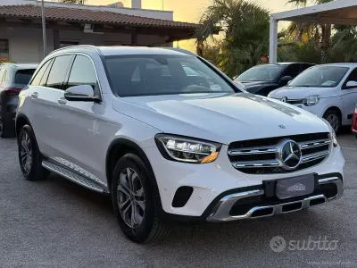 Usata Mercedes GLC200 163 CV (119 kW) 2019 Bianco SUV