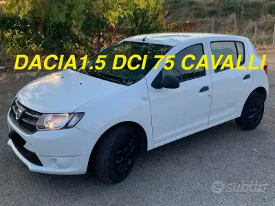 Usata Dacia Sandero Ambiance 75 CV (55 kW) 2015 Bianco Berlina