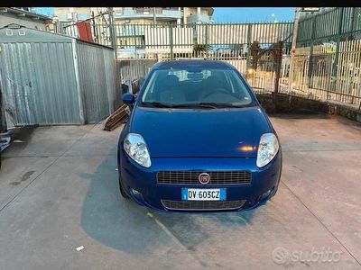 Usata Fiat Grande Punto 77 CV (56 kW) 2009 Blu Utilitaria