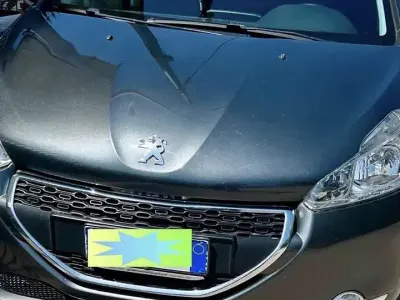 Usata Peugeot 208 Active 92 CV (67 kW) 2015 Utilitaria