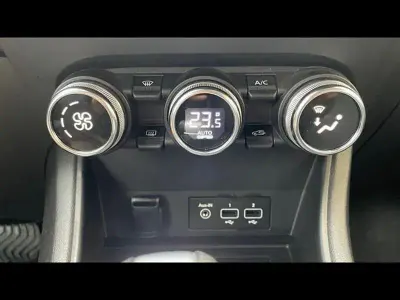 Usata Renault Captur Zen 145 CV (106 kW) 2022 Grigio SUV