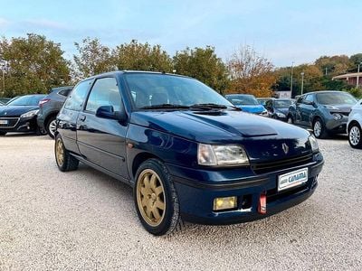 Usata Renault Clio 134 CV (98 kW) 1992 Blu Berlina