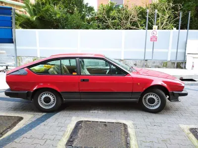 Usata Alfa Romeo GTV 129 CV (94 kW) 1984 Coupé