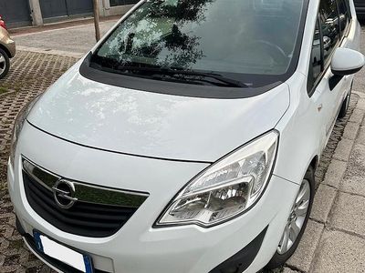 Usata Opel Meriva 95 CV (69 kW) 2011 Bianco Monovolume