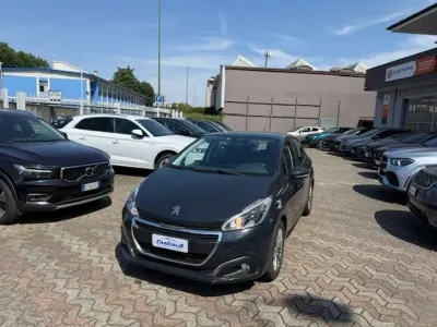 Usata Peugeot 208 Active 82 CV (60 kW) 2018 Blue scuro Utilitaria