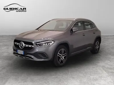 Usata Mercedes GLA180 116 CV (85 kW) 2022 Grigio SUV