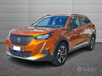 Usata Peugeot 2008 GT 110 CV (80 kW) 2022 Rosso ambra metalizz SUV