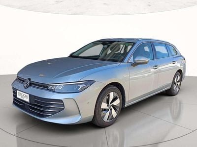 Usata VW Passat Business 150 CV (110 kW) 2024 Dolomite silver metallizzato Station wagon