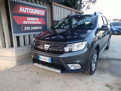 Usata Dacia Sandero Stepway 95 CV (69 kW) 2019 Grigio Berlina