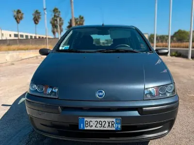 Usata Fiat Punto 80 CV (58 kW) 2000 Grigio Utilitaria