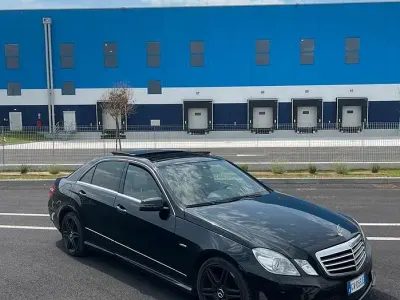 Usata Mercedes E350 306 CV (225 kW) 2011 Nero Berlina