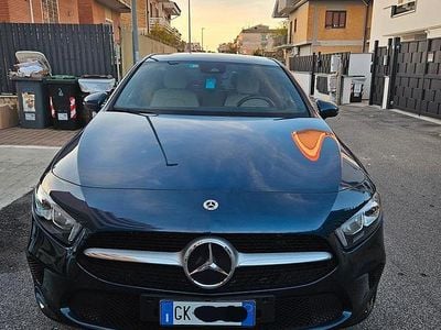 Blu Usata 2022 Mercedes A180 Berlina | 27.000 € (Buon prezzo)