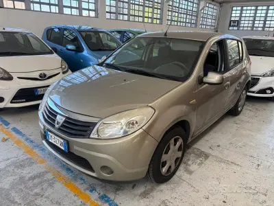 Usata Dacia Sandero 75 CV (55 kW) 2009 Marrone Berlina