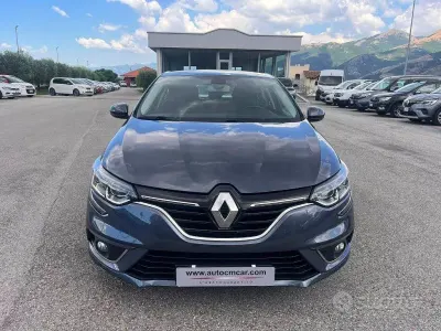 Usata Renault Mégane Intens 110 CV (80 kW) 2018 Bluazzurro Berlina