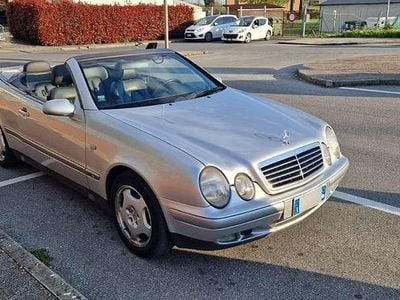 Usata Mercedes CLK200 192 CV (141 kW) 1998 Argento Cabrio