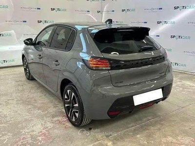 Usata Peugeot 208 Allure 101 CV (74 kW) 2025 Grigio Utilitaria
