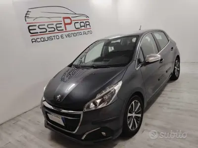 Usata Peugeot 208 Allure 82 CV (60 kW) 2017 Grigio Utilitaria