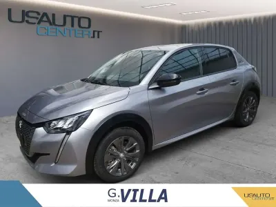 Usata Peugeot e-208 Allure 100 kW (136 CV) 2023 Grigio Utilitaria