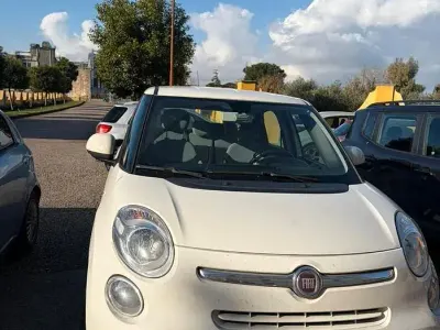 Begagnad Fiat 500L Living 85 HK (62 kW) 2015 Vit Minibuss