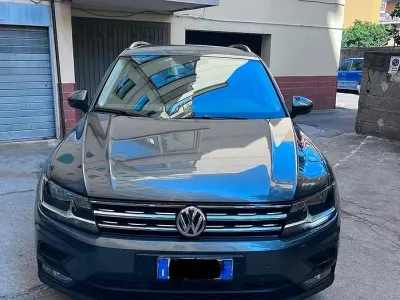 Usata VW Tiguan Business 116 CV (85 kW) 2017 Grigio SUV