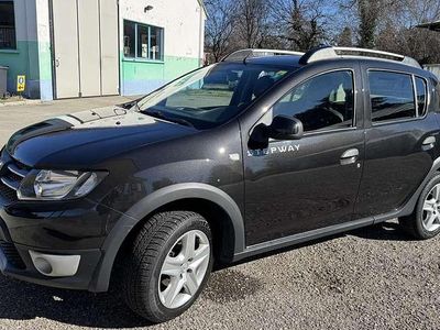Usata Dacia Sandero Prestige 90 CV (66 kW) 2015 Nero Berlina