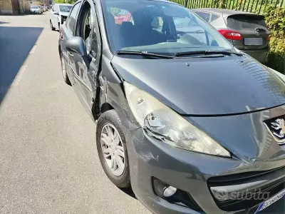 Usata Peugeot 207 88 CV (64 kW) 2011 Grigio Berlina