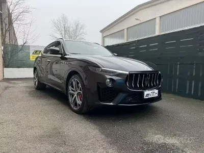 Usata Maserati 430 430 CV (316 kW) 2018 Nero Station wagon