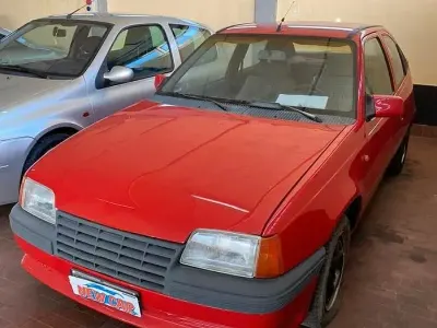 Usata Opel Kadett 75 CV (55 kW) 1988 Rosso Utilitaria