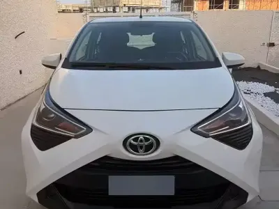 Usata Toyota Aygo X-play 72 CV (52 kW) 2021 Bianco Utilitaria