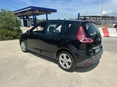 Usata Renault Scénic 130 CV (95 kW) 2010 Nero Monovolume