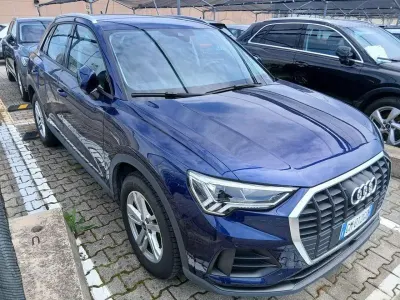 Usata Audi Q3 Ambiente 150 CV (110 kW) 2023 Blu metallizzato SUV