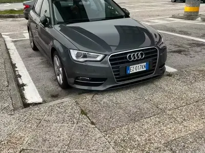 Usata Audi A3 Ambition 102 CV (75 kW) 2015 Grigio Berlina