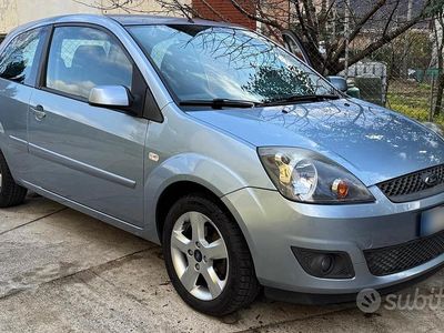 Gebraucht Ford Fiesta 76 PS (55 kW) 2007 Blau Kleinwagen