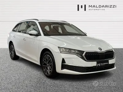 Usata Skoda Octavia Executive 150 CV (110 kW) 2025 Bianco Station wagon