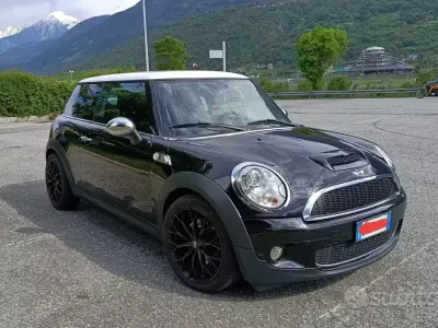 Usata Mini Cooper S 184 CV (135 kW) 2010 Nero Utilitaria