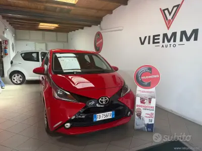Usata Toyota Aygo X-play 69 CV (50 kW) 2017 Utilitaria