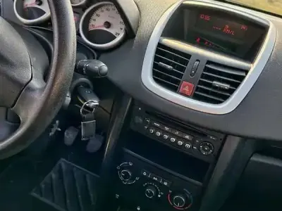 Usata Peugeot 207 Sport 73 CV (53 kW) 2009 Argento Berlina