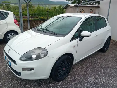 Usata Fiat Punto Sport 95 CV (69 kW) 2012 Bianco Utilitaria
