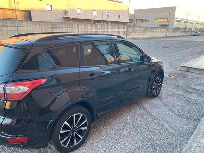 Usata Ford Kuga 163 CV (119 kW) 2018 Blu SUV