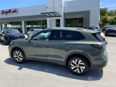 Usata VW Tiguan Edition 150 CV (110 kW) 2024 Verde SUV