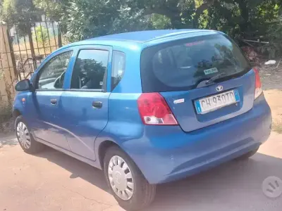 Usata Chevrolet Kalos 105 CV (77 kW) 2005 Bluazzurro Berlina