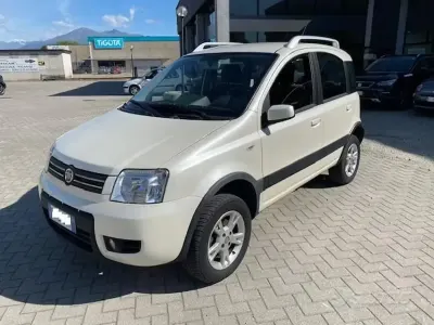 Usata Fiat Panda 4x4 69 CV (50 kW) 2009 Bianco Utilitaria